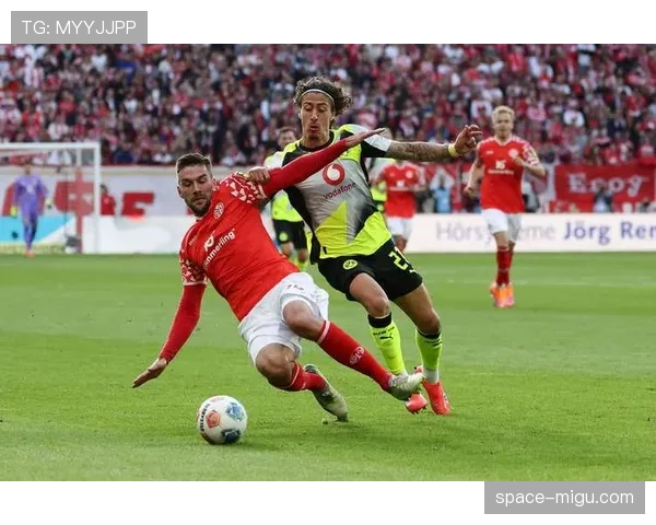 德甲裁判水平是否亟待统一？关键比赛判罚引发质疑